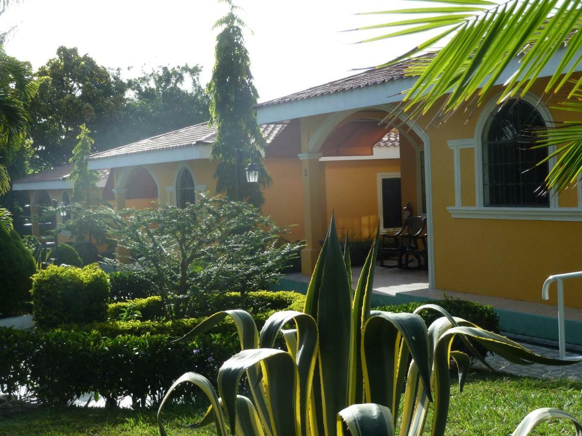 Apart Hotel Acuarious De Luis Estelí Exterior photo